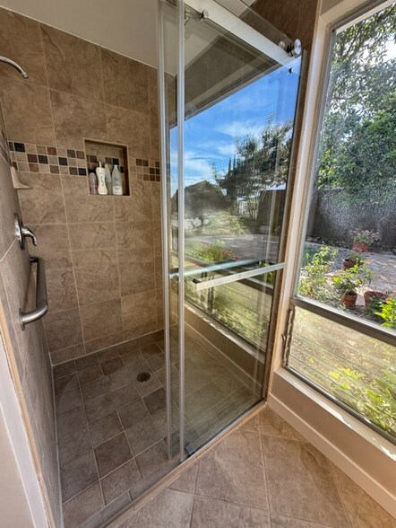 Building Photo - 16703 Alginet Pl