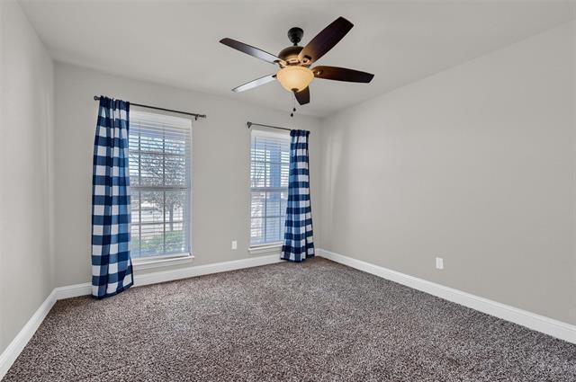 Building Photo - 2401 Southridge Ln