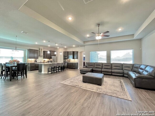 Building Photo - 30527 Setterfeld Cir