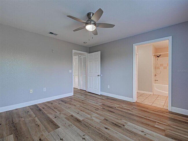 Building Photo - 5501 Rosehill Rd