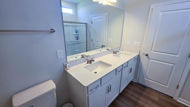 Building Photo - 427 McGarry Dr