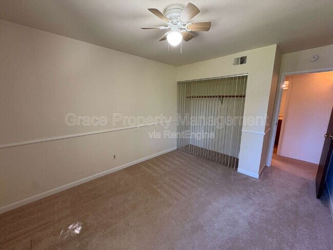 Building Photo - 8335 E Fairmount Dr