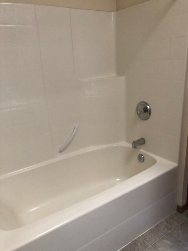 Building Photo - Huntington Duplex