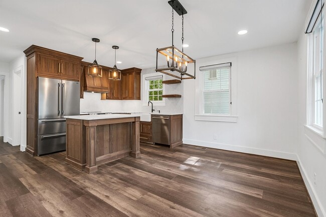 Building Photo - 109 Augusta St