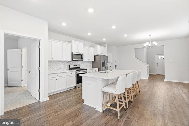 Building Photo - 54 Roberta Wy.