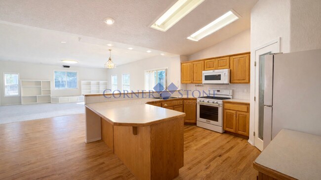 Building Photo - Bright, Open Home in Meridian!