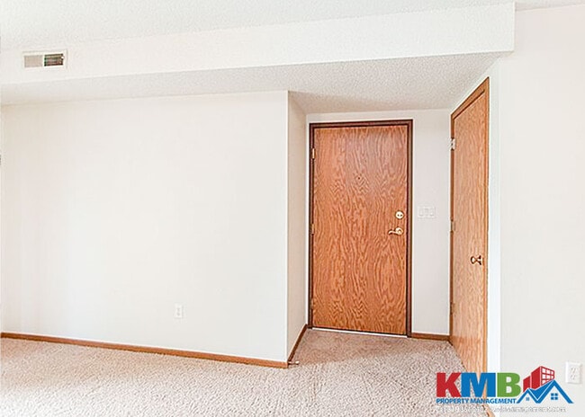 Building Photo - 45 Westside Dr