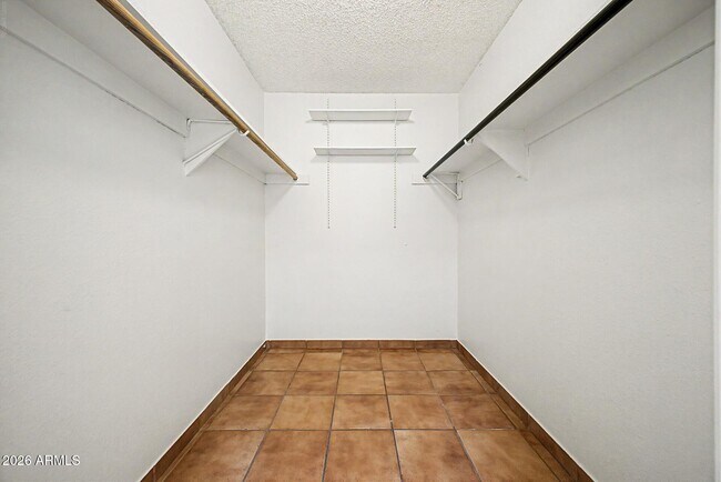 Building Photo - 8689 E Roosevelt Cir