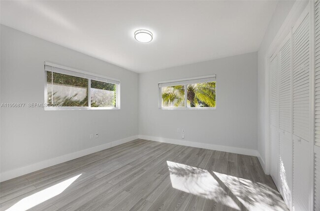 Building Photo - 5730 SW 56th Terrace