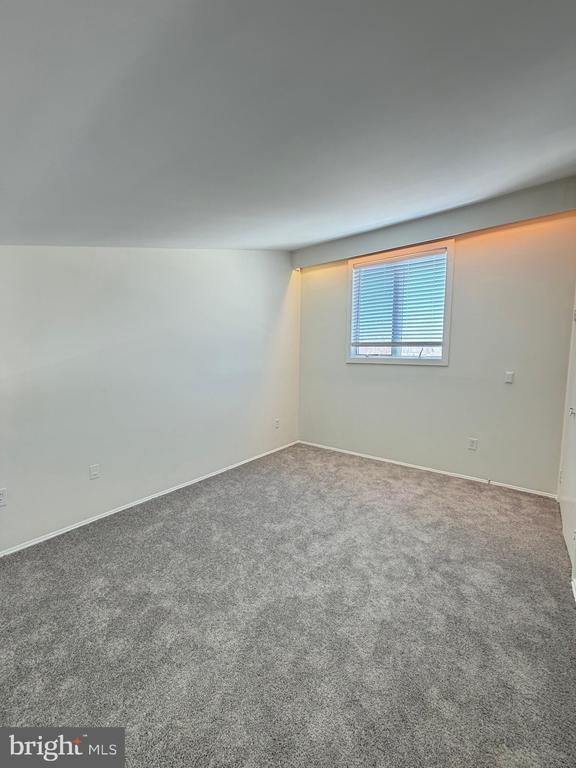 Building Photo - 5485 Harpers Farm Rd