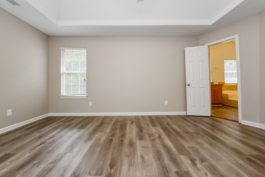 Building Photo - 6686 Pole Creek Dr