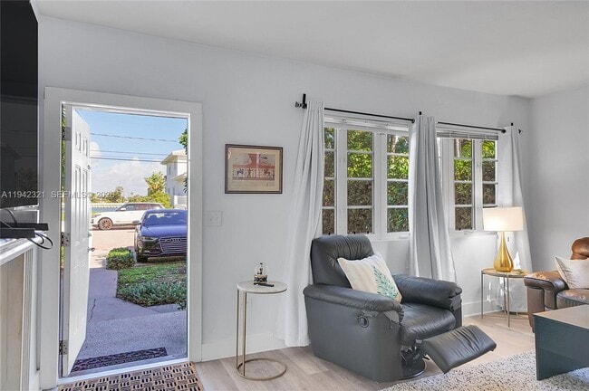 Building Photo - 618 86th St