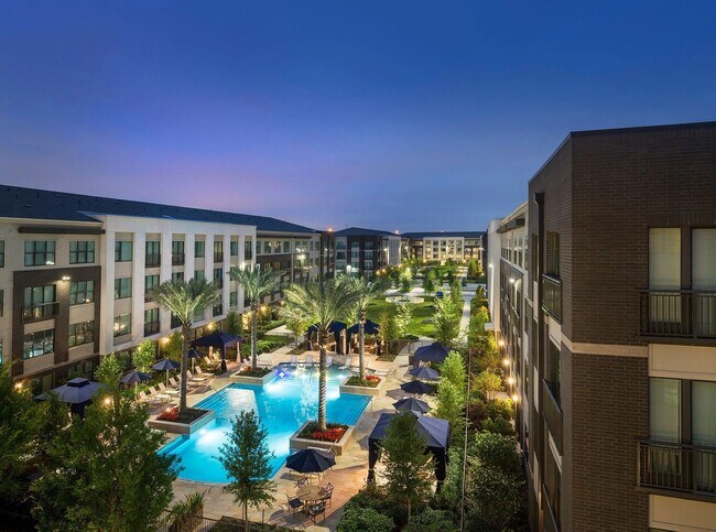 Building Photo - 7100 Old Katy Rd