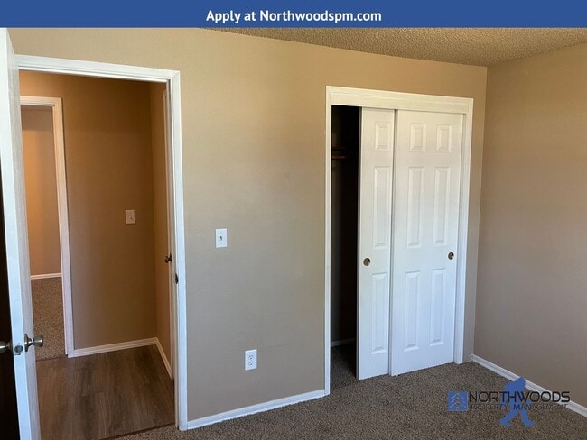 Building Photo - Very Nice 3 Bedroom 1.5 Bath Home-Located ...