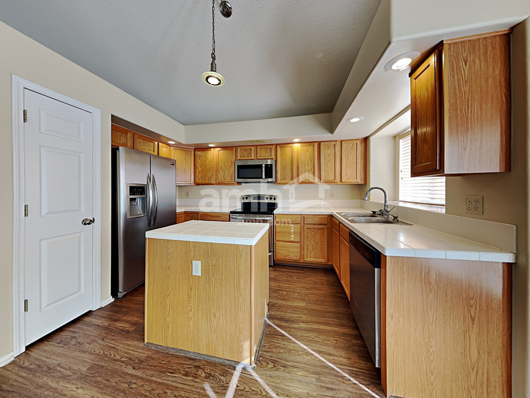 Building Photo - 2211 Pinyon Jay Dr