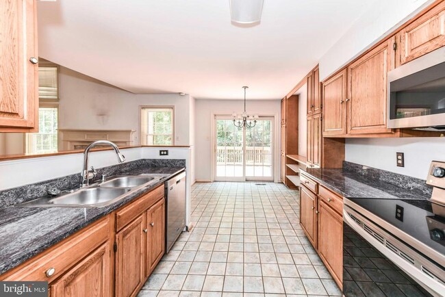 Building Photo - 7709 Rockledge Ct