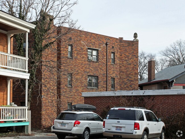 Building Photo - 2499 Madison Rd