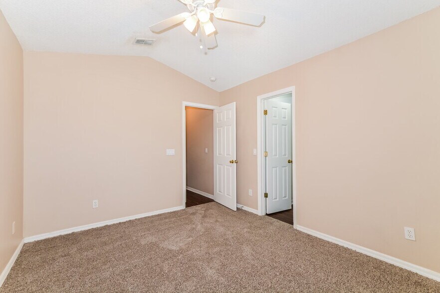 Building Photo - 671 Hardwood Cir