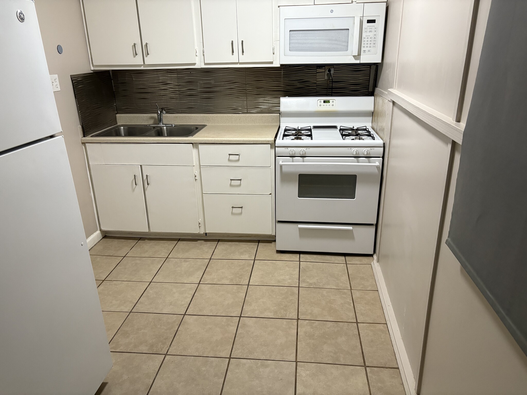 Building Photo - 3334 Altura Ave