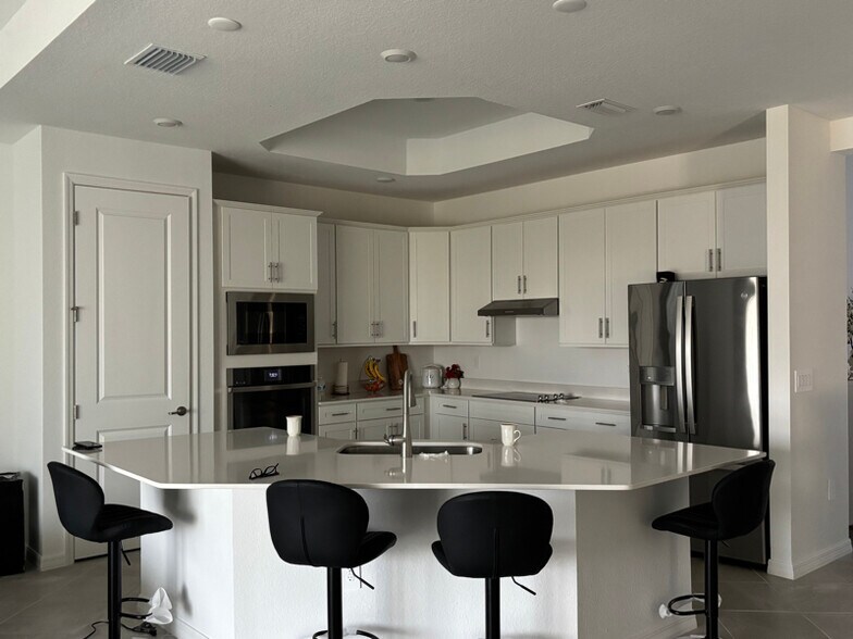 Building Photo - 17692 Santorini Ct