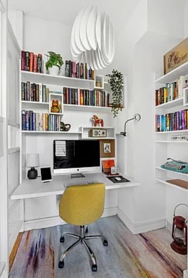 Building Photo - Welcome to this spacious, bright one-bedro...
