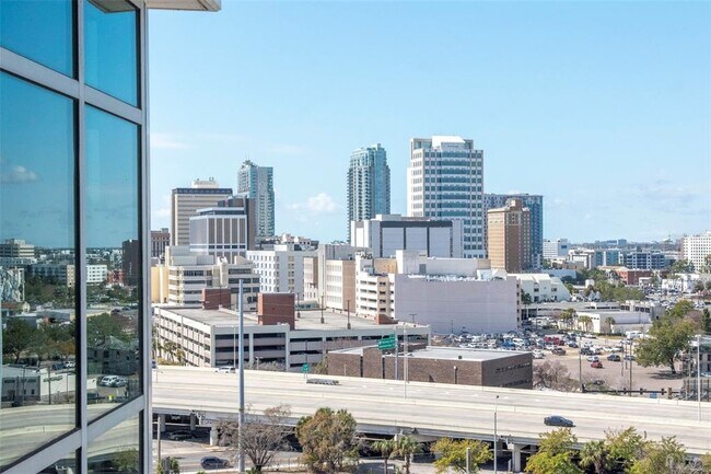 Building Photo - 1120 E Kennedy Blvd