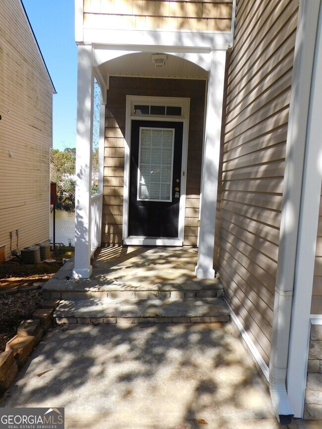 Building Photo - 566 Pond Lillies Rd SE