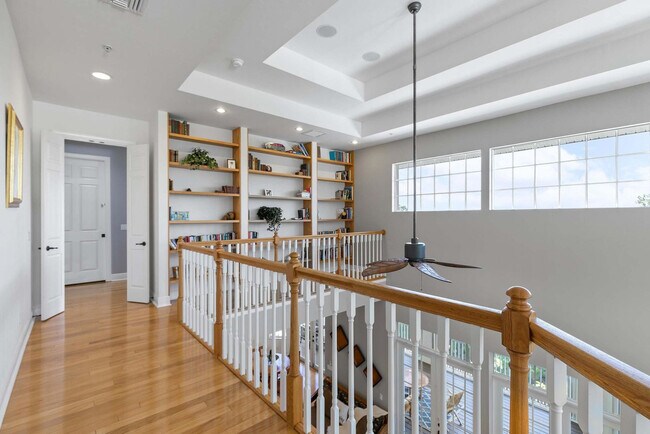 Building Photo - 1927 Sheffield Ave