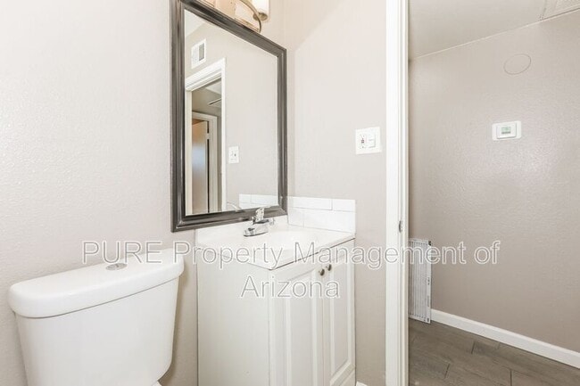 Building Photo - 100 W Gary Dr