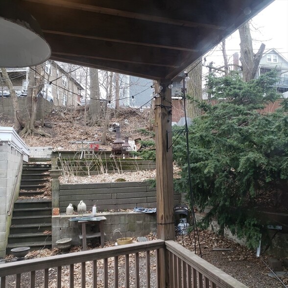 Building Photo - 38 Hillside St