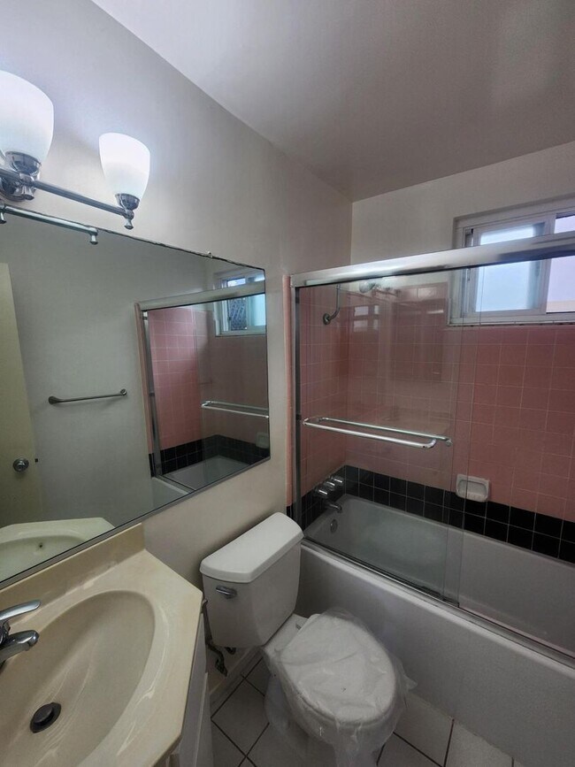 Building Photo - Moonstone