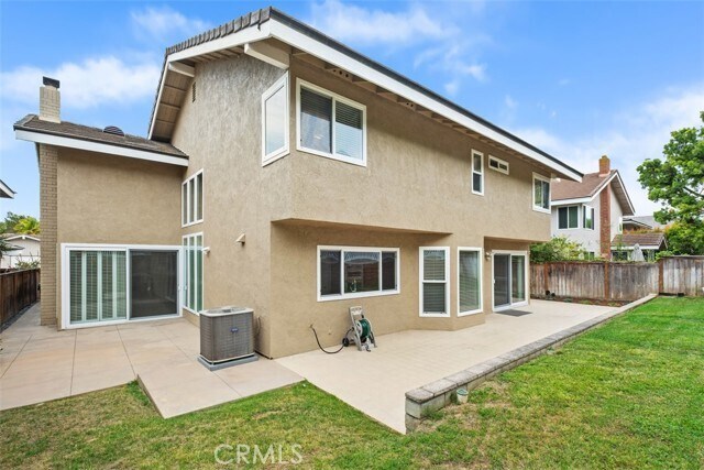 Building Photo - 39 Silver Crescent
