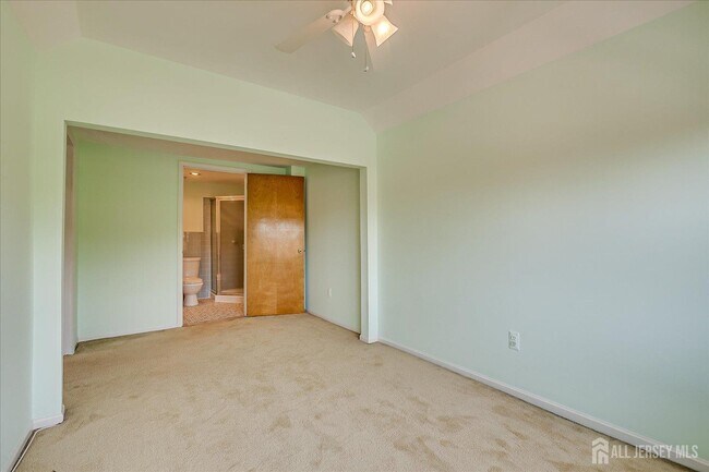 Building Photo - 142 Beverly Hill Terrace