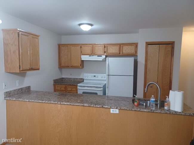 Building Photo - 2 br, 1 bath Condo - 2222 Frazho Rd