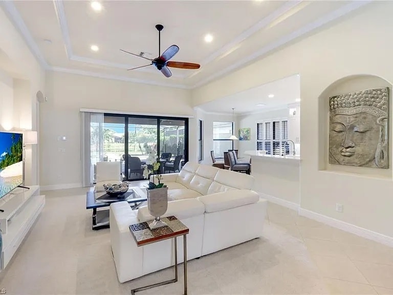 Building Photo - 9909 Casabella Way