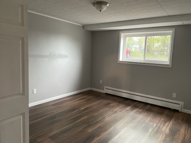 Building Photo - Spacious 1-bedroom in Bellevue!