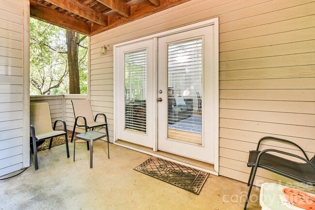 Building Photo - 1162 W 1st St