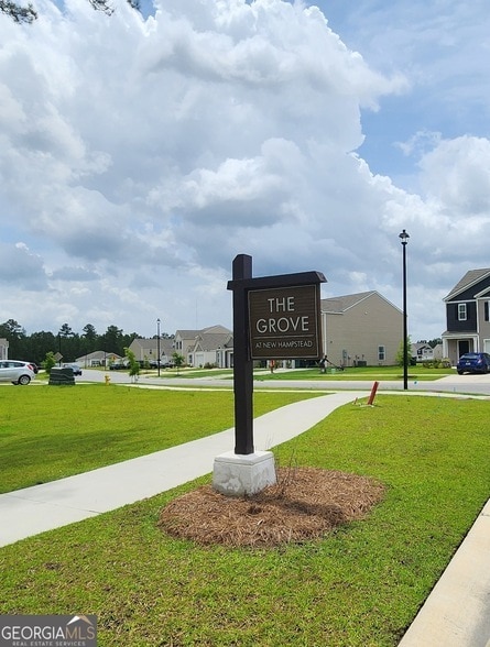 Building Photo - 214 Coneflower Rd