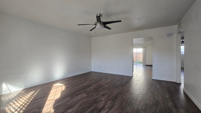 Building Photo - 4431 N 53rd Ln