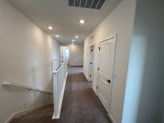 Building Photo - Single Family Natomas