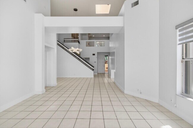 Building Photo - 7848 Travelers Tree Dr