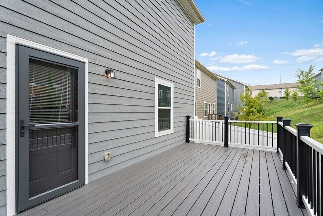 Building Photo - 317 Sportsman Dr