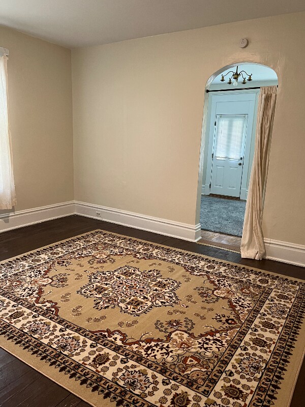 Building Photo - 992 Linton St