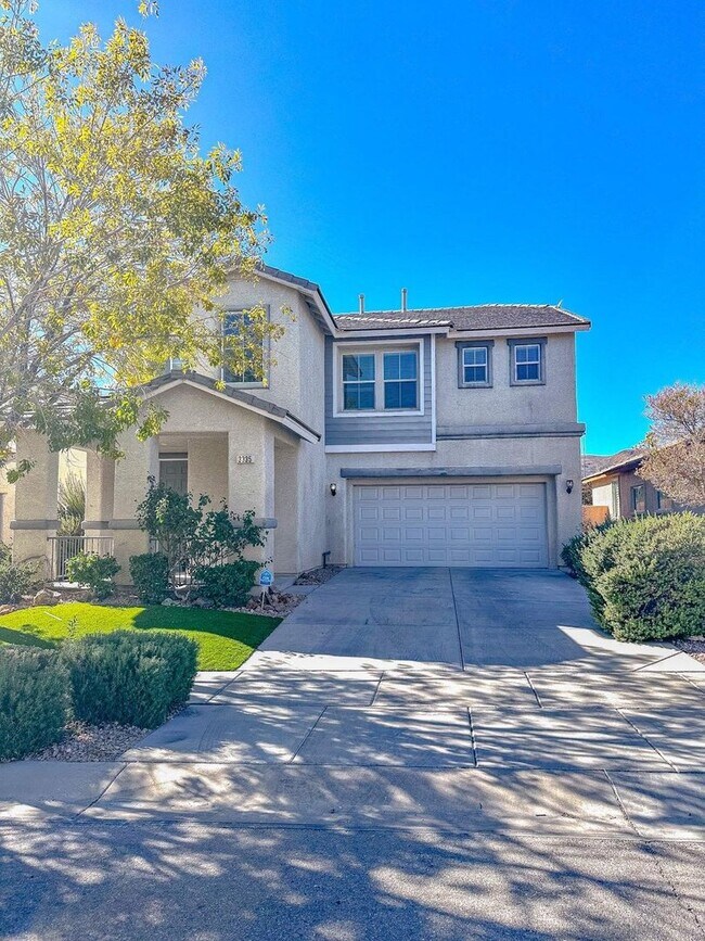 BEAUTIFUL SUMMERLIN HOME WITH A POOL LOCAT... 3335 Antique Rose Dr