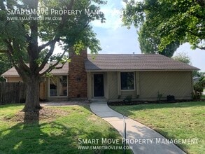 Building Photo - 2135 E Serene Dr