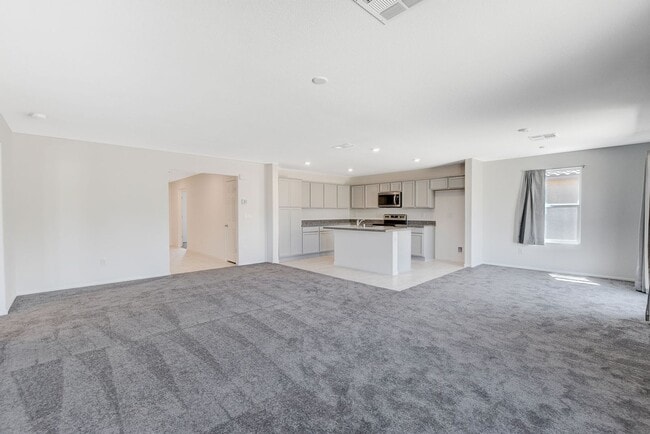 Building Photo - Newer Home in Indian Springs!