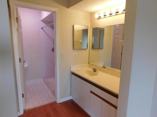 Building Photo - 21 Via de Casas Sur Via