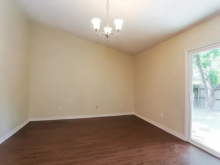 Building Photo - 25302 Thistlewaite Ln