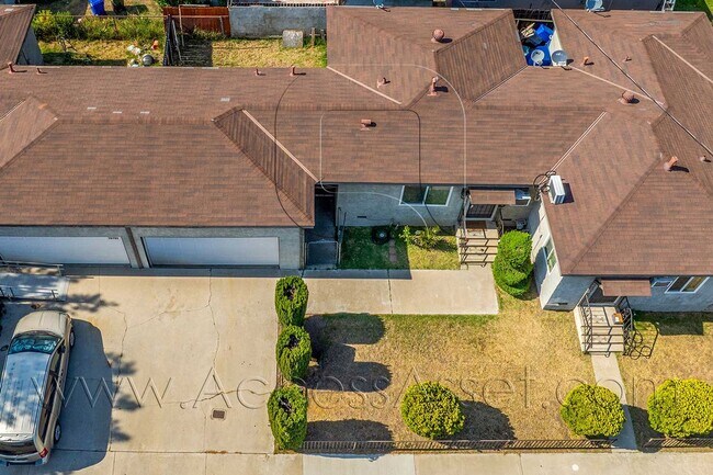 Building Photo - 16702 Orange Way