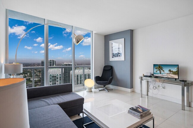 Building Photo - 485 Brickell Ave